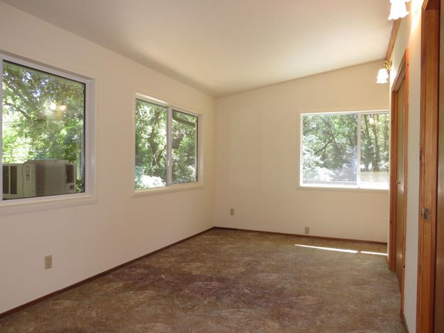 25160 Pineview Dr, Colfax, CA 95713
