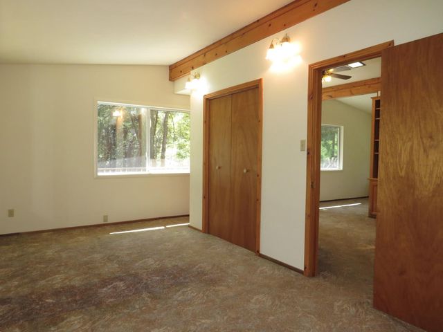 25160 Pineview Dr, Colfax, CA 95713
