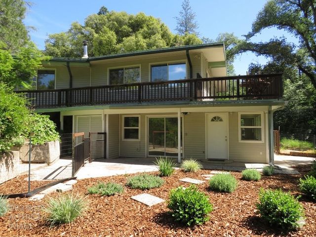 25160 Pineview Dr, Colfax, CA 95713
