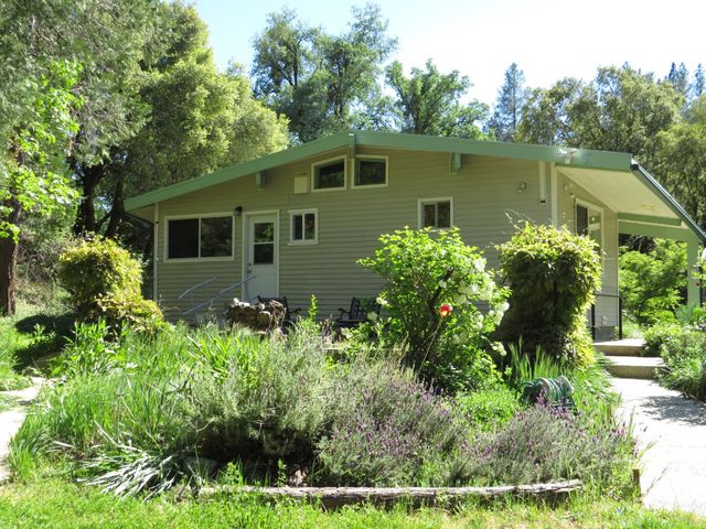 25160 Pineview Dr, Colfax, CA 95713