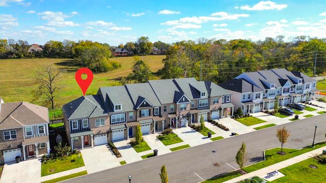 127 Dameron Dr, Hendersonville, TN 37075