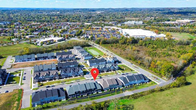 127 Dameron Dr, Hendersonville, TN 37075