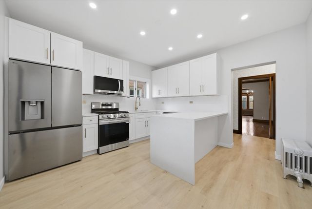 5411 W Byron Street, Chicago, IL 60641
