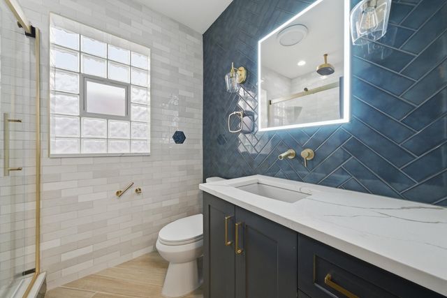 5411 W Byron Street, Chicago, IL 60641