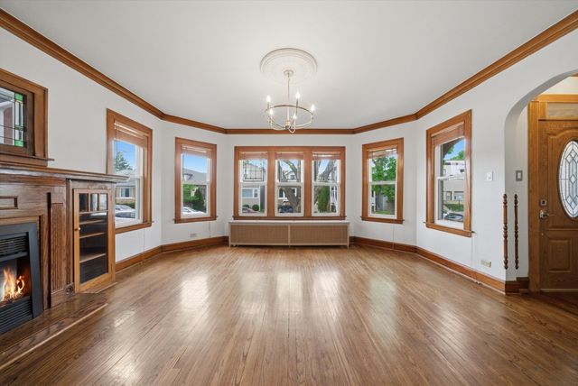 5411 W Byron Street, Chicago, IL 60641