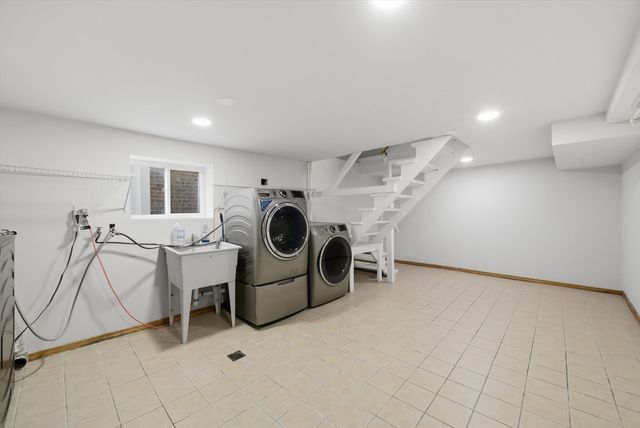 5411 W Byron Street, Chicago, IL 60641