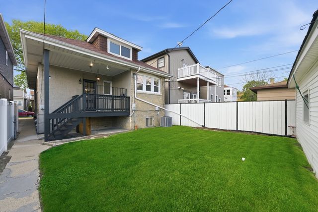 5411 W Byron Street, Chicago, IL 60641