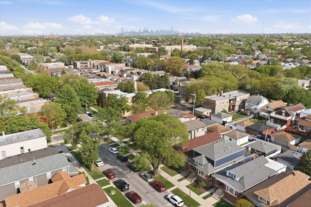 5411 W Byron Street, Chicago, IL 60641