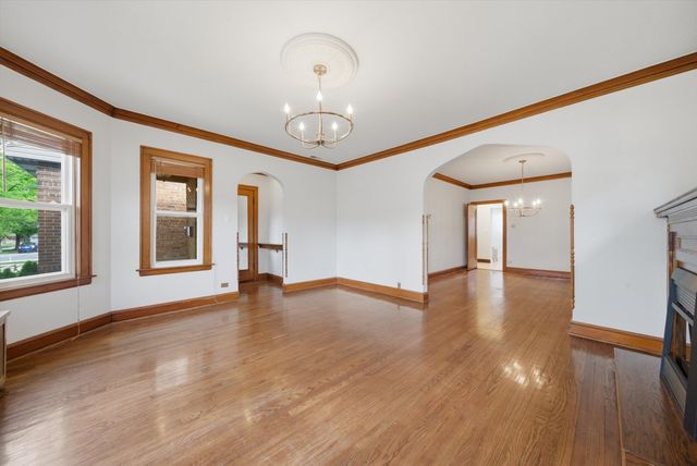 5411 W Byron Street, Chicago, IL 60641