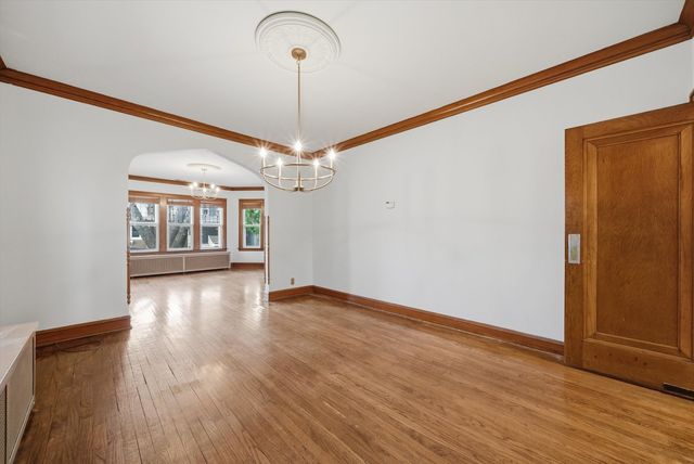 5411 W Byron Street, Chicago, IL 60641