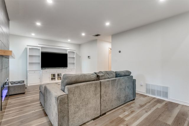 1434 Thistlewood Lane, Grapevine, TX 76051