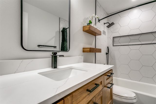 1434 Thistlewood Lane, Grapevine, TX 76051