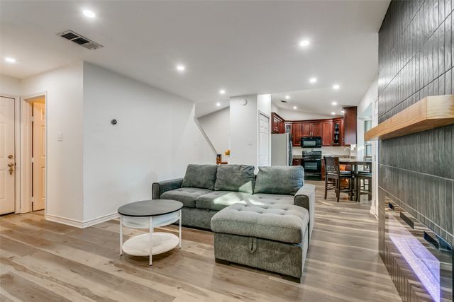 1434 Thistlewood Lane, Grapevine, TX 76051