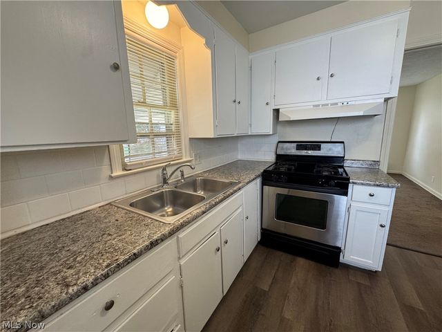 960 Jason Avenue, Akron, OH 44314