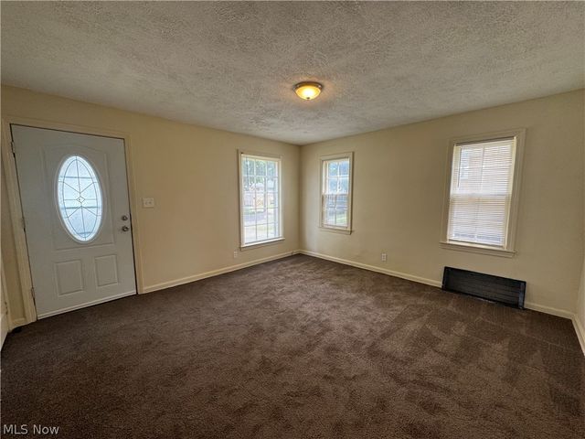 960 Jason Avenue, Akron, OH 44314