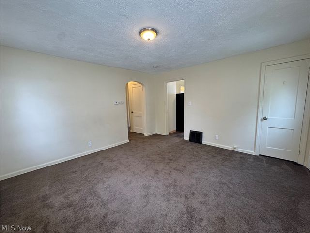 960 Jason Avenue, Akron, OH 44314