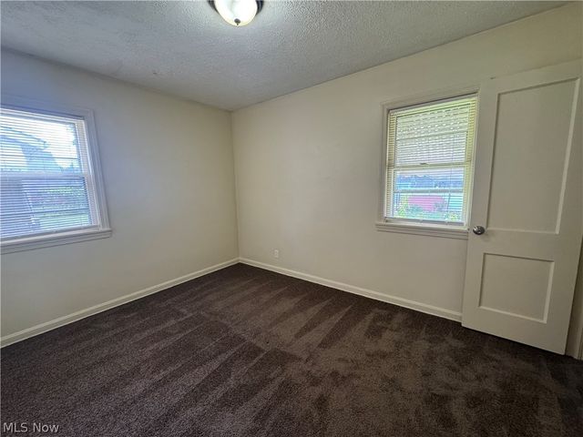 960 Jason Avenue, Akron, OH 44314