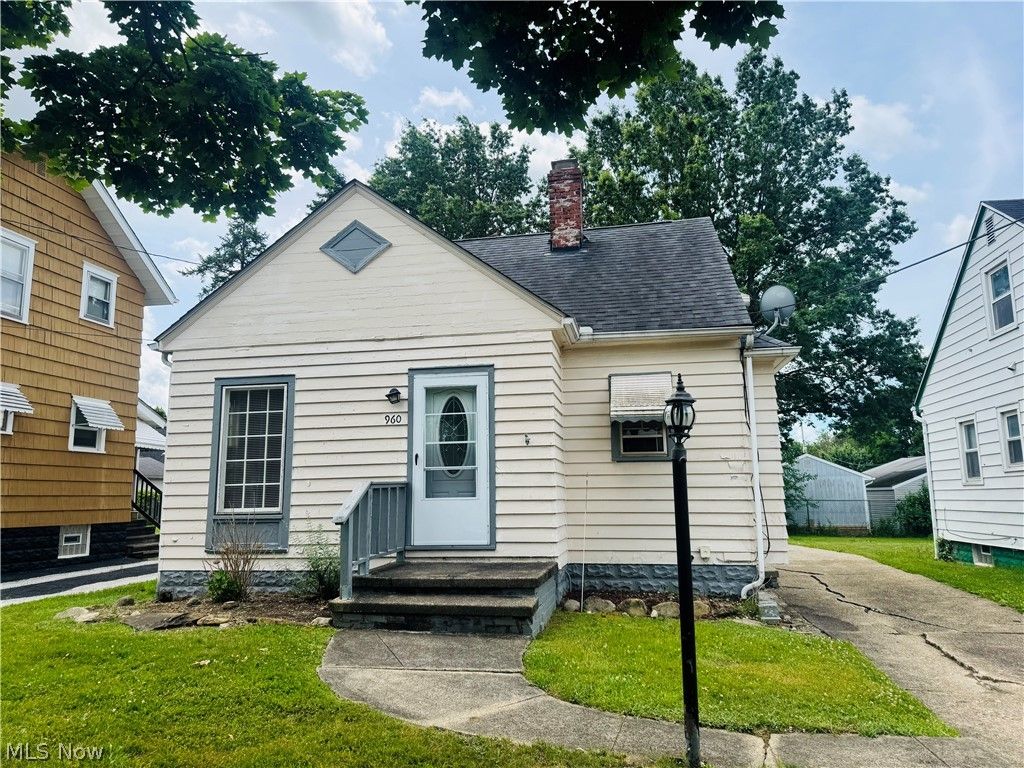 960 Jason Avenue, Akron, OH 44314