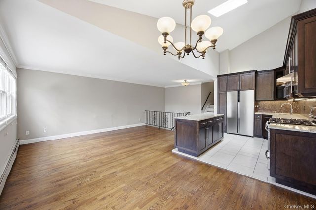 6933 Little Neck Parkway, Glen Oaks, NY 11004