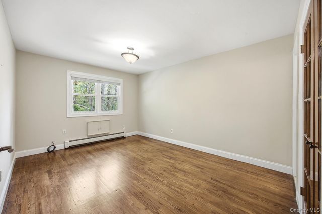 6933 Little Neck Parkway, Glen Oaks, NY 11004