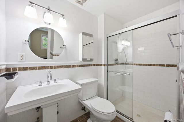 6933 Little Neck Parkway, Glen Oaks, NY 11004