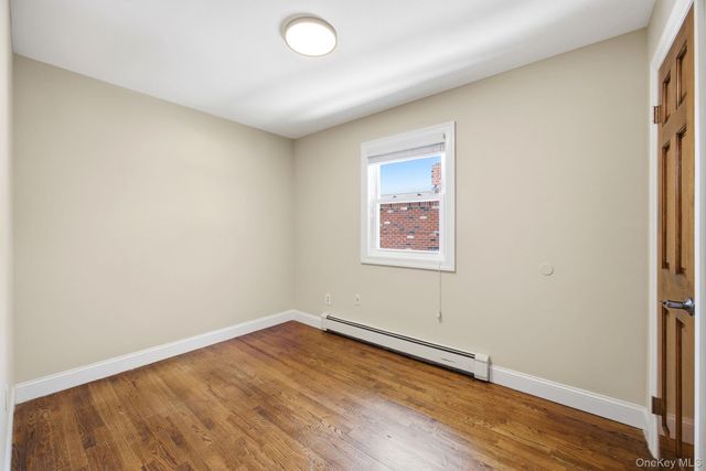 6933 Little Neck Parkway, Glen Oaks, NY 11004