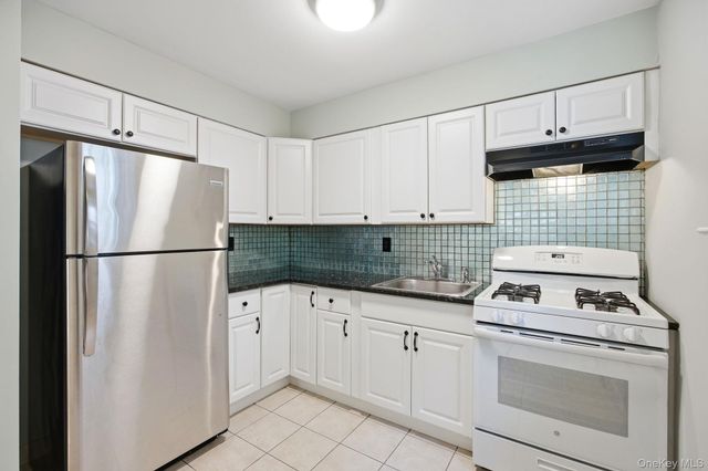 6933 Little Neck Parkway, Glen Oaks, NY 11004