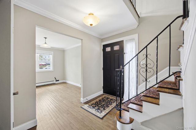 6933 Little Neck Parkway, Glen Oaks, NY 11004