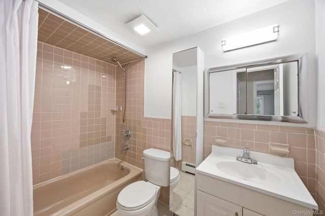 6933 Little Neck Parkway, Glen Oaks, NY 11004