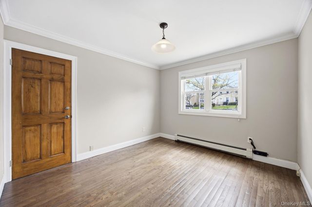 6933 Little Neck Parkway, Glen Oaks, NY 11004