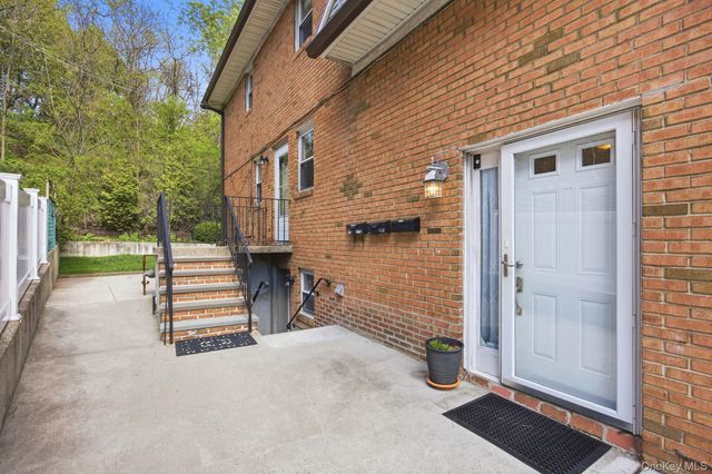 6933 Little Neck Parkway, Glen Oaks, NY 11004