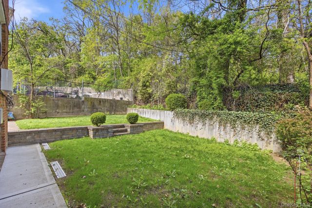 6933 Little Neck Parkway, Glen Oaks, NY 11004