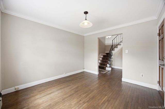 6933 Little Neck Parkway, Glen Oaks, NY 11004