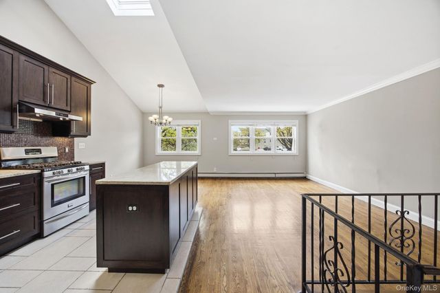 6933 Little Neck Parkway, Glen Oaks, NY 11004