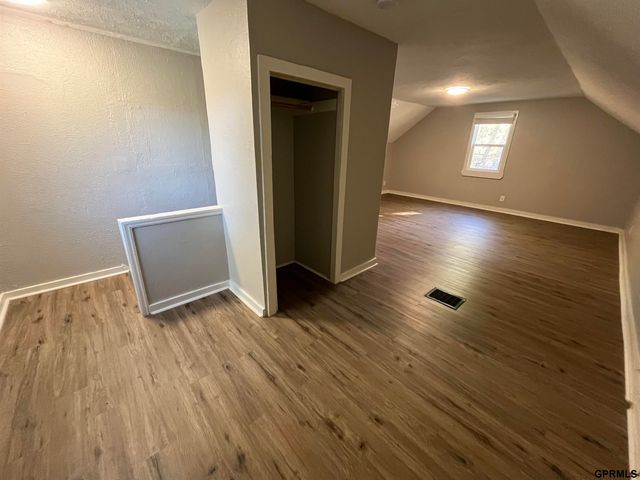 4135 N 44th Street, Omaha, NE 68111