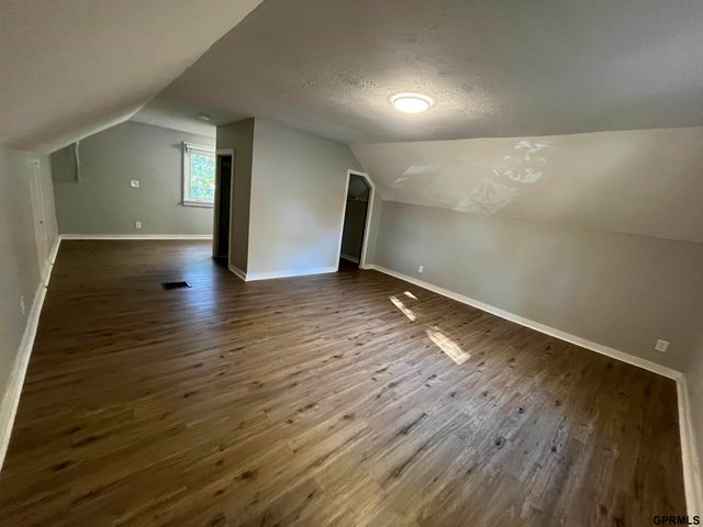 4135 N 44th Street, Omaha, NE 68111