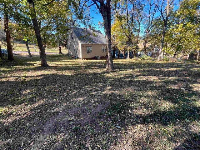 4135 N 44th Street, Omaha, NE 68111