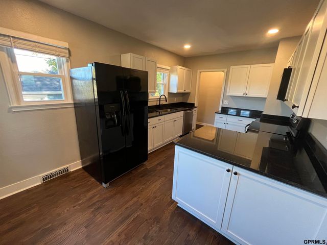 4135 N 44th Street, Omaha, NE 68111