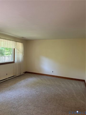 406 Bunker Cir, Sandston, VA 23150