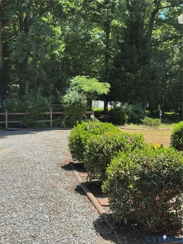 406 Bunker Cir, Sandston, VA 23150