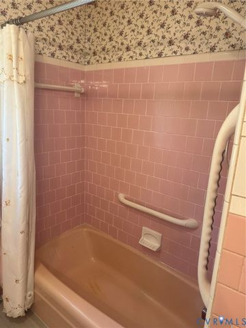 406 Bunker Cir, Sandston, VA 23150