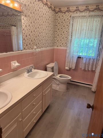 406 Bunker Cir, Sandston, VA 23150