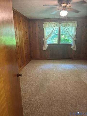 406 Bunker Cir, Sandston, VA 23150