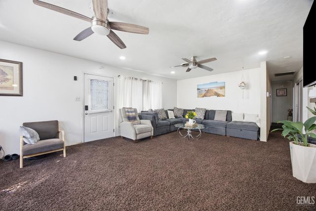 1804 Le May Avenue, Bakersfield, CA 93304