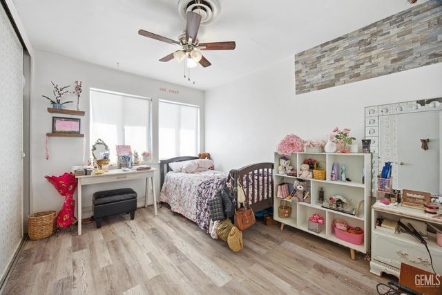 1804 Le May Avenue, Bakersfield, CA 93304