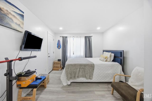 1804 Le May Avenue, Bakersfield, CA 93304