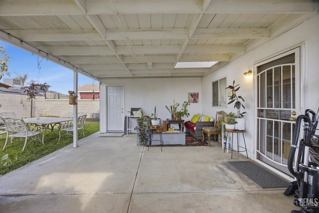 1804 Le May Avenue, Bakersfield, CA 93304