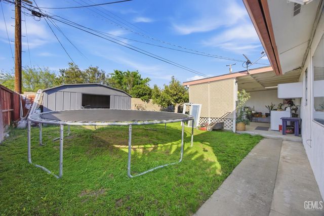 1804 Le May Avenue, Bakersfield, CA 93304
