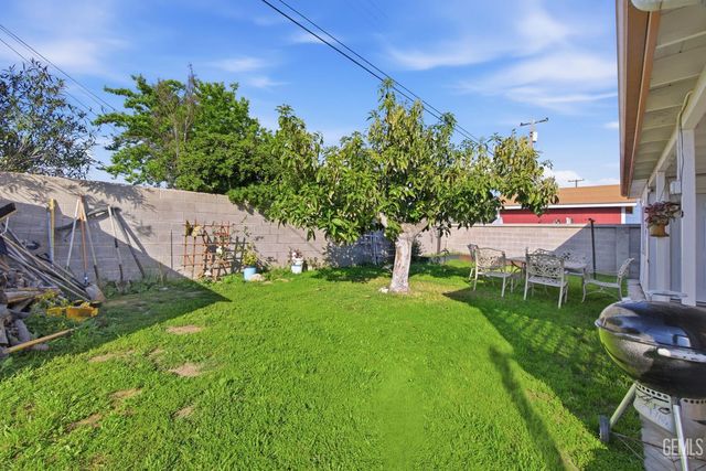 1804 Le May Avenue, Bakersfield, CA 93304