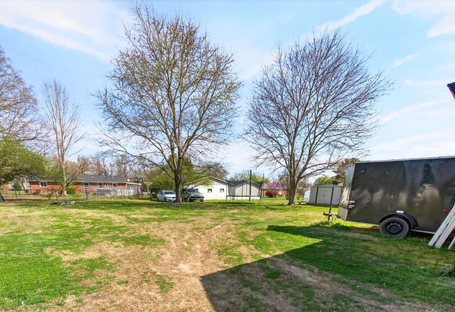 612 Dry Creek Rd, Smithville, TN 37166